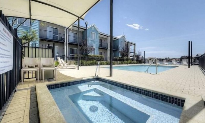 Halls Head Apartment | 20 Apollo Quay.nPerfect for family getaway, groups, golf, crafts, or a reunion.