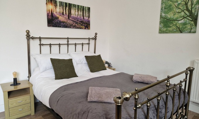 Exeter Apartment | 20 - Hideaway Studio Apartment
