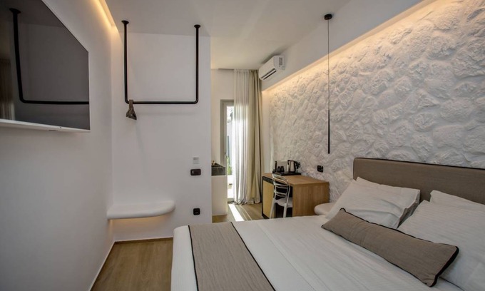 Tinos Town Apartment | 20 m² Studio flat ∙ 1 bedroom ∙ 2 guests