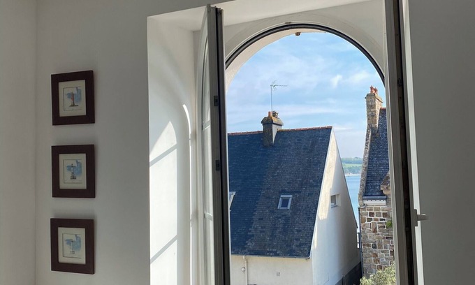 Saint-Mathieu Apartment | 20 meters from the beach, T2 sea view apartment for rent,