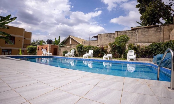 Kampala Apartment | 20 min fm Munyonyo Express way, Hill top lake view, Pool & quick city access