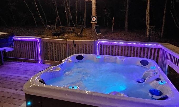 Tunkhannock Township Ski Chalet | 20 Min from Ski Lift & Private Hot Tub, Fire Pit, Game Room, Fireplace