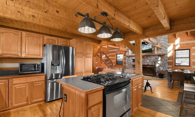 Lancaster Cabin | 20 Person Lodge! Secluded with Views! Hot Tub, Firepit, WBFP! Pet Friendly