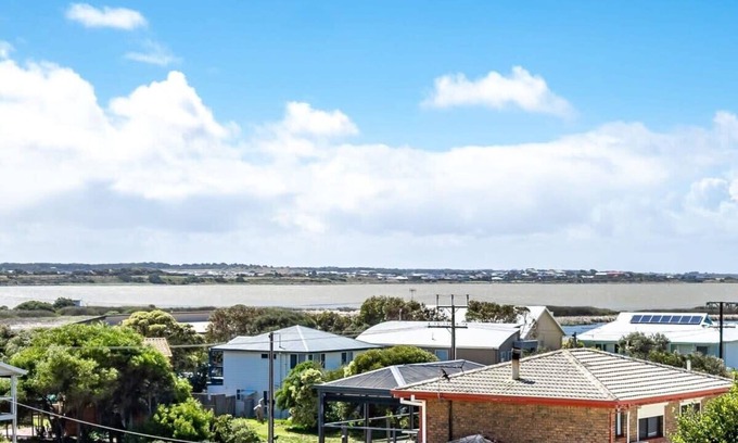 Goolwa South House | 20 Sir George Ritchie Ave Goolwa South