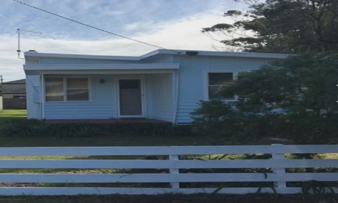 Capel Sound House | 200 M Walk to the Beach - that's less than a 5 min walk !