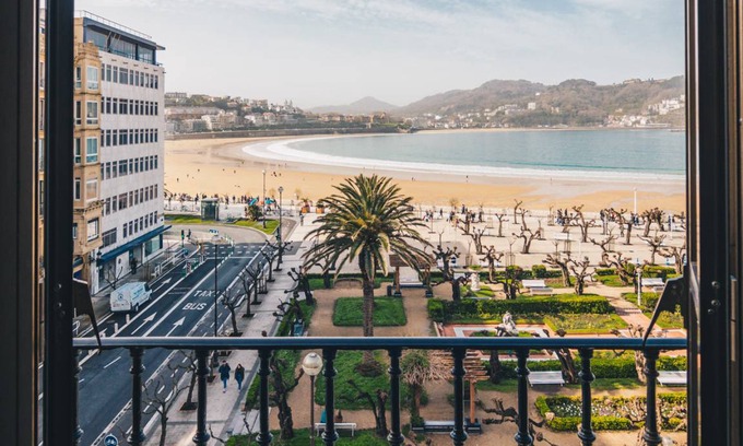 San Sebastian Centro Apartment | 200 m² Apartment ∙ 4 bedrooms ∙ 8 guests