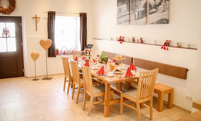 Hayingen Apartment | 200 m² Apartment ∙ 6 bedrooms ∙ 21 guests