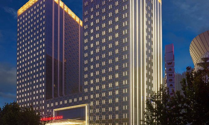 Rencheng District Hotel | 200 m² Hotel ∙ 2 bedrooms ∙ 127 guests