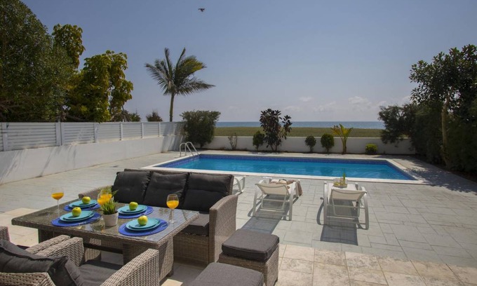 Mazotos Villa | 200 m² Villa ∙ 4 bedrooms ∙ 8 guests