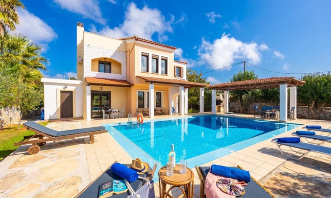 Kefalas Villa | 200 m² Villa ∙ 4 bedrooms ∙ 7 guests