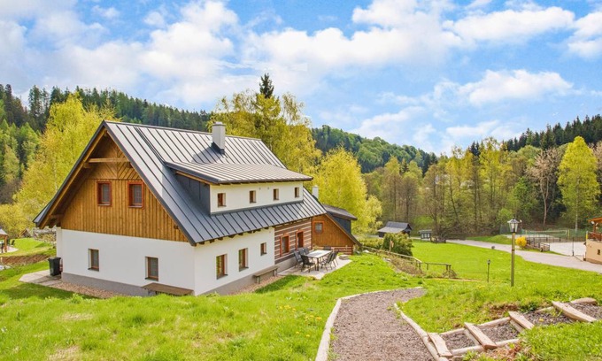 Zacler Villa | 200 m² Villa ∙ 6 bedrooms ∙ 14 guests