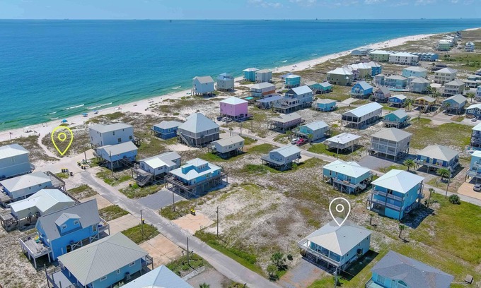 Fort Morgan House | 200 Steps To Beach, Balcony Gulf Views, Firepit, Dog Friendly, 3BR Beach Home