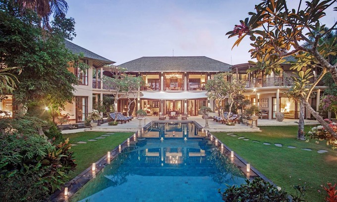 Berawa Villa | 2000 m² Villa ∙ 4 bedrooms ∙ 8 guests
