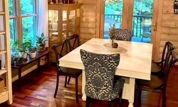 Harbor Springs Cabin | 2000 sqft Stylish cabin, no fees!