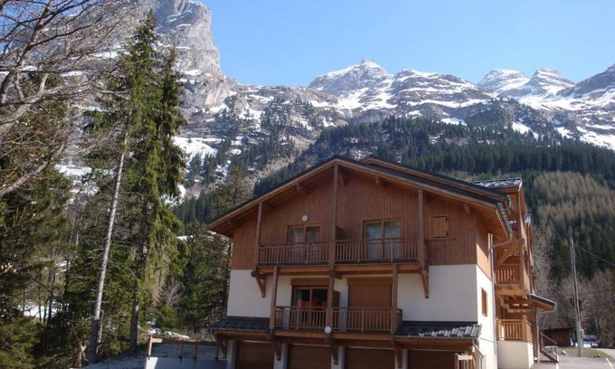 Pralognan-la-Vanoise Apartment | 200m from resort center, Ground floor, terrace, tv, ski locker, 43m², Pralognan-la-Vanoise