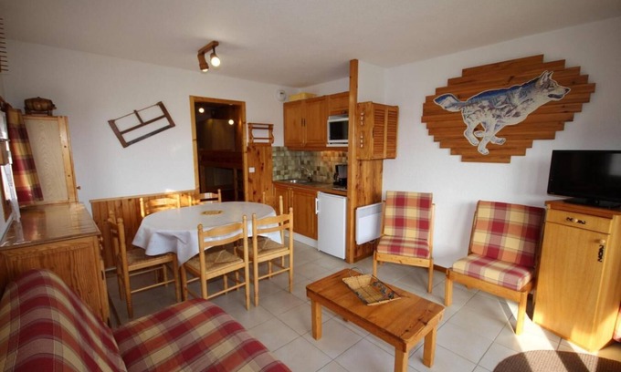 Les Saisies Apartment | 200m from resort center, 1st floor, view ski slopes, balcony, tv, ski locker, 30m², Les Saisies