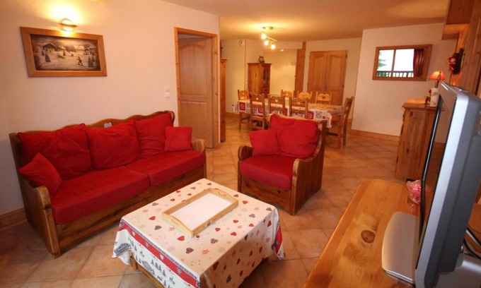 Bisanne 1500 Apartment | 200m from shops, 1st floor, balcony, parking, tv, ski locker, 75m², Les Saisies