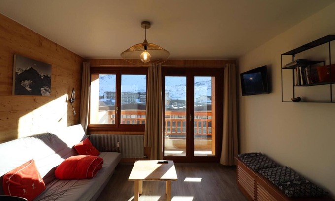 Les Almes Apartment | 200m from ski lifts, 4th floor, balcony, tv, ski locker, 33m², Tignes