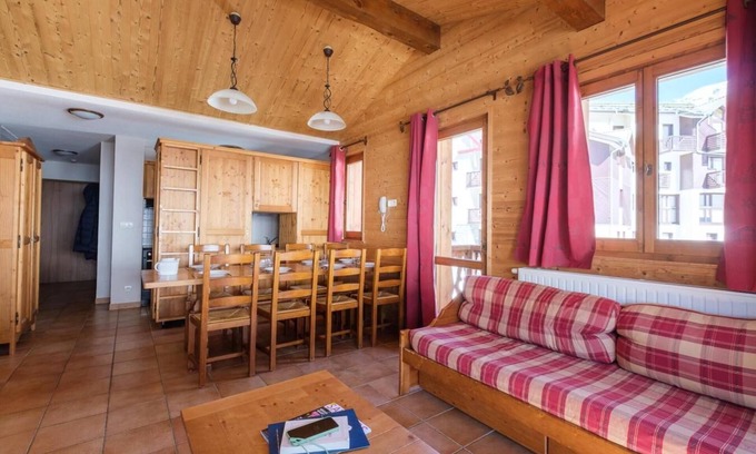 Lanslevillard Apartment | 200m from ski slopes, fitness, swimming pool, sauna, hammam, balcony, tv, ski locker, 72m²