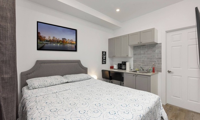 Laval Apartment | #202 Downtown's Exquisite Luxury Studio