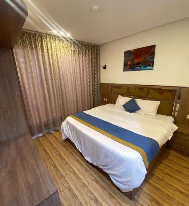Al Aziziyah Apartment | 203 Two-bedroom hall شقة غرفتين وصالة