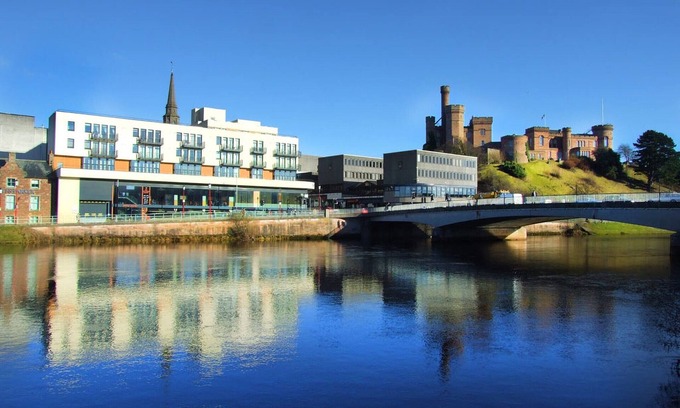 Inverness City Centre Cottage | 208 By the Bridge Apartment