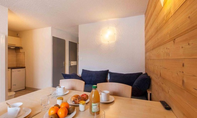 Briancon Apartment | 20m from ski slopes, 2nd floor, balcony, ski locker, 31m², Serre Chevalier
