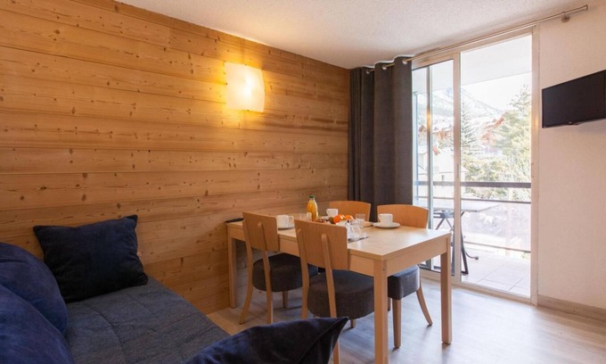 Briancon Apartment | 20m from ski slopes, 4th floor, balcony, ski locker, 28m², Serre Chevalier