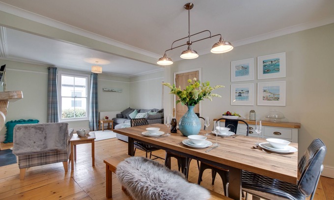 St Ives House | 21 Trenwith Place - Three Bedroom House, Sleeps 5