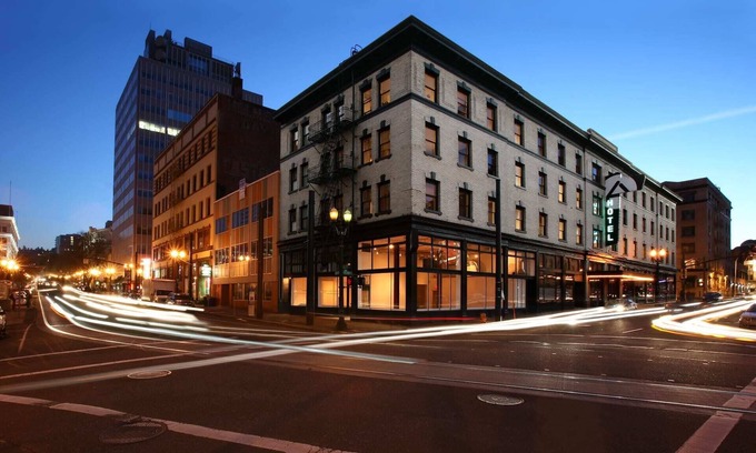 Downtown Portland Hotel | #210 - The Clyde by Kasa