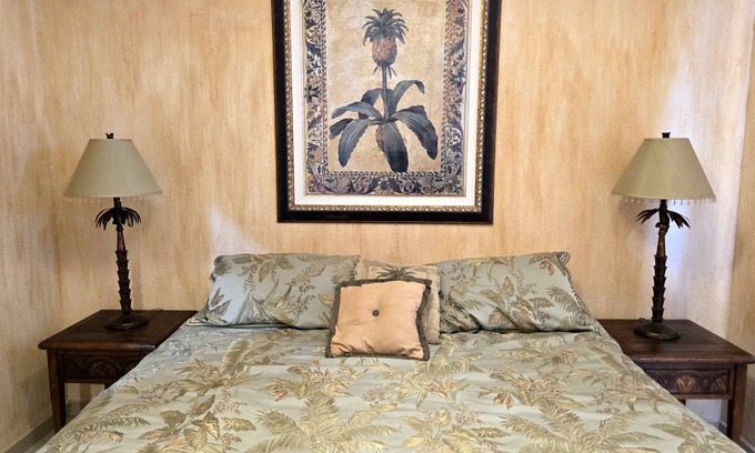 Sandy Beach Condo | 212 m² Condo ∙ 3 bedrooms ∙ 8 guests