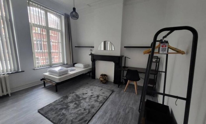 Charleroi Other | 215 m² Shared room ∙ 1 bedroom ∙ 1 guest