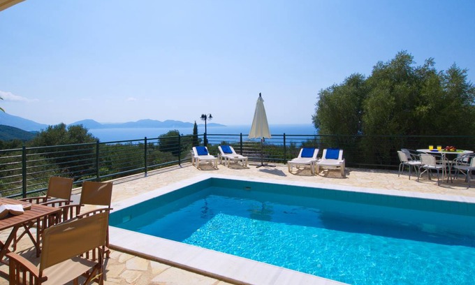 Fiskardo Villa | 215 m² Villa ∙ 3 bedrooms ∙ 7 guests