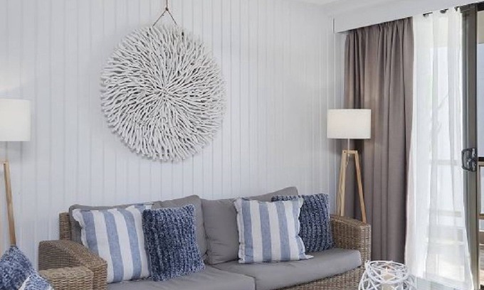 Mid North Coast Waterfront Apartment | 21st Century 7, TOP NOTCH