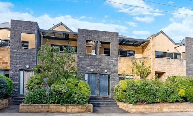 Warrnambool House | 22 Gilles St Apartments CBD Entire in Warrnambool Up to 6 guests