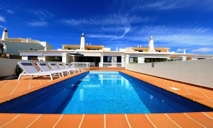 Vista Real Villa | 220 m² Villa ∙ 3 bedrooms ∙ 6 guests