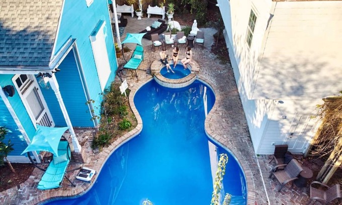 Bywater Apartment | 233 m² Apartment ∙ 7 bedrooms ∙ 18 guests
