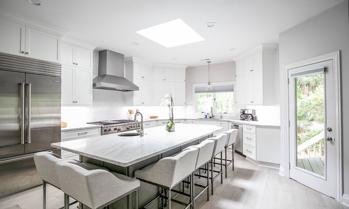 Vanderhorst Plantation House | 235 Glen Abbey ~ Spacious 5 Br Near Beach ~ Last Minute Special!