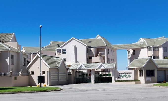 Pollok Beach Villa | 24 Summerseas