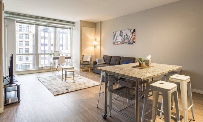 Washington Apartment | 246P · Dtown Luxury Style | 2 Min to Stadium