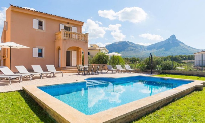 Urbanizacion S'Estanyol Villa | 247 m² Villa ∙ 4 bedrooms ∙ 8 guests