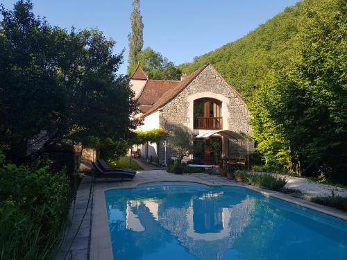 Saint-Sauveur-la-Vallee Bed & Breakfast | 25 m² Bed and breakfast ∙ 2 guests