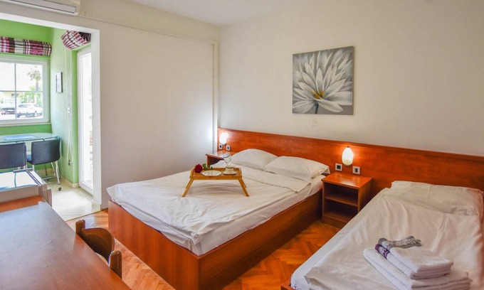 Pakostane Apartment | 25 m² Apartment ∙ 1 bedroom ∙ 3 guests