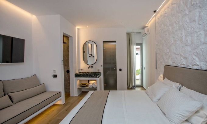 Tinos Town Apartment | 25 m² Studio flat ∙ 1 bedroom ∙ 3 guests