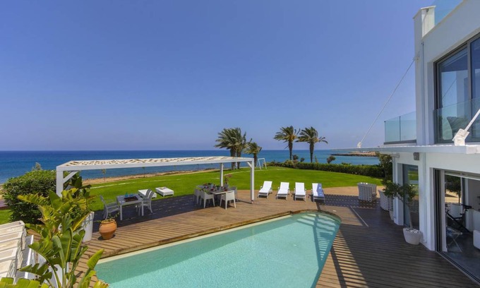 Pernera Villa | 250 m² Villa ∙ 4 bedrooms ∙ 8 guests