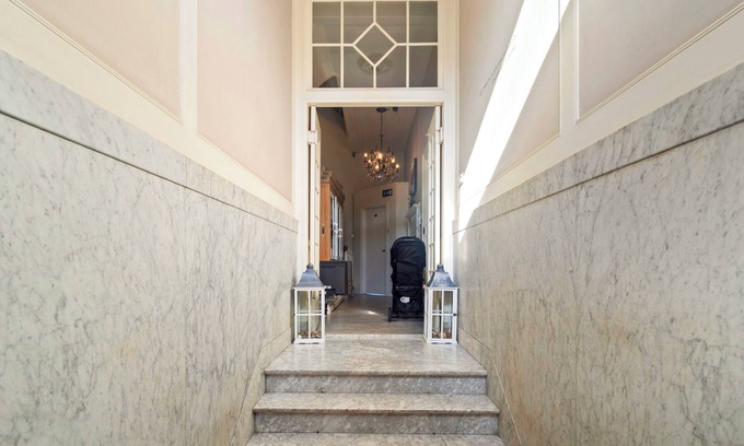 The Hague Apartment | 250m2 monument duplex apartment with 350m2 garden