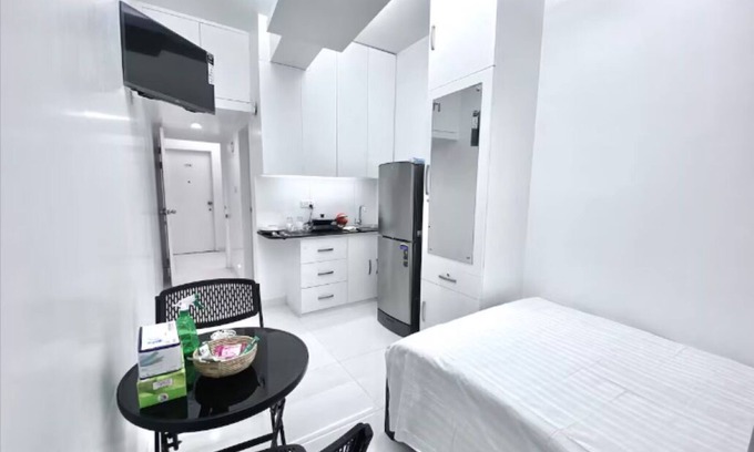 Dhaka Apartment | 250sqft,4 Economy Stay in Bashundhara, Pool & Gym