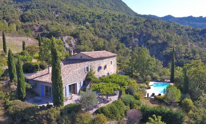 Montaulieu House | 255 m² House ∙ 5 bedrooms ∙ 10 guests