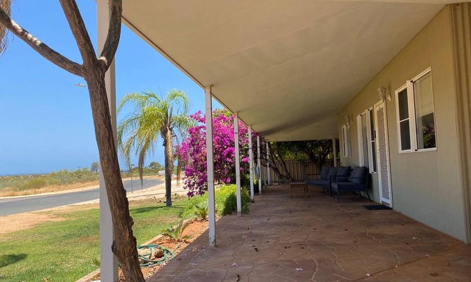 Exmouth House | 26 Tambor Drive - Pool and Pet Friendly