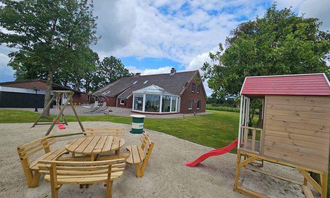 Wittmund House | 260sqm vacation home in secluded location for up to 12 guests-only 10km to the beach